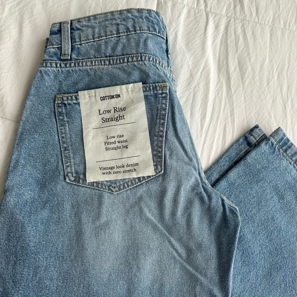 Low Rise Straight Jeans - Picture 3 of 6